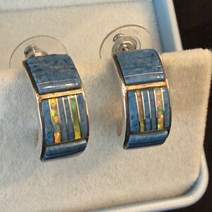 South-West made 925 sterling silver half-moon earrings, w. blue stone inlay.